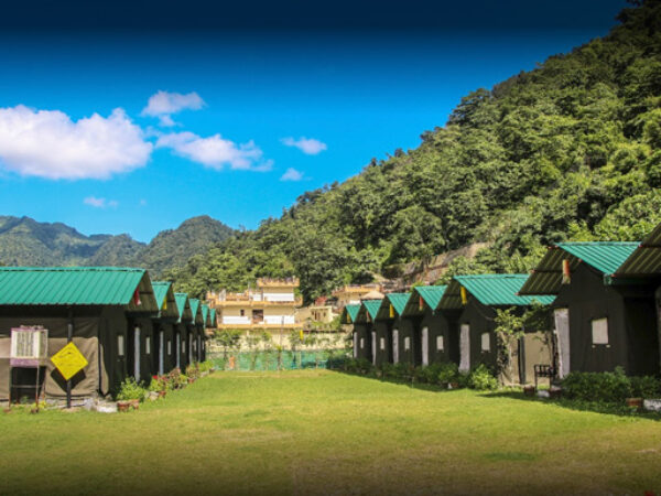 Camp 001 – Riverside Premium Camp